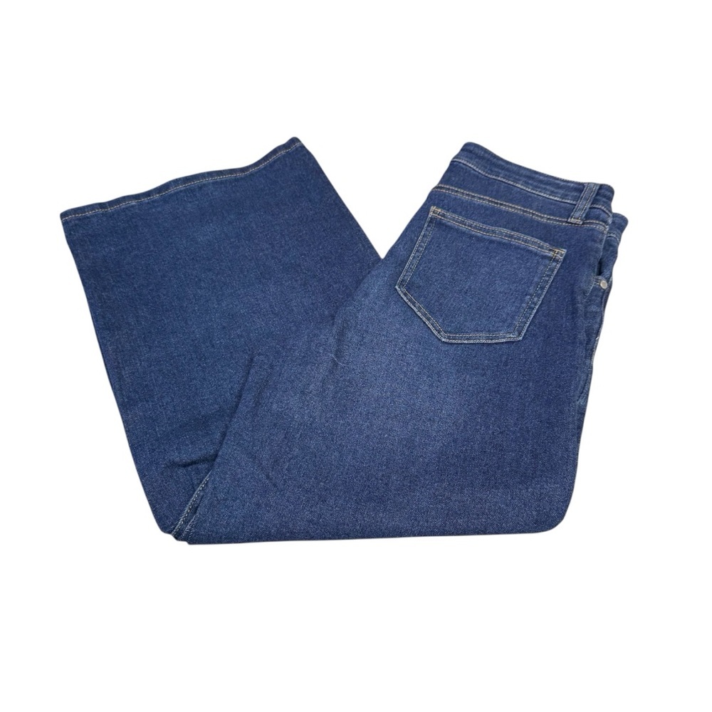 Nine West size 10 wide leg Jeans no rips or tears.  In great condition